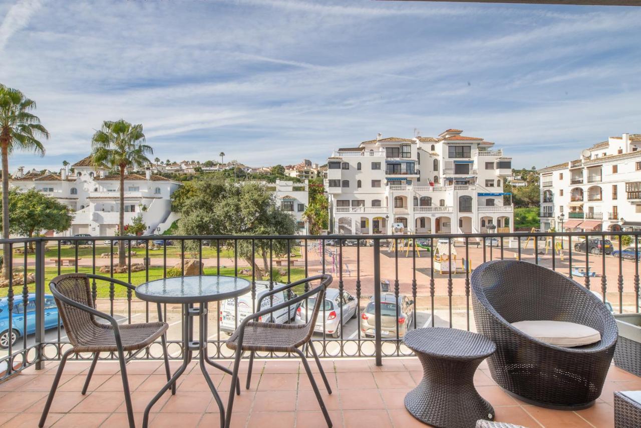 2261-Superb Apt On The Beach, On Duquesa Harbour Manilva Buitenkant foto