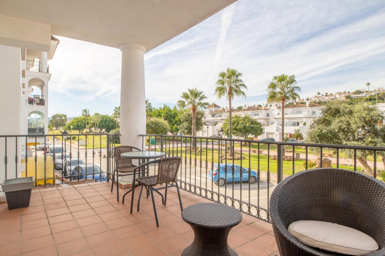 2261-Superb Apt On The Beach, On Duquesa Harbour Manilva Buitenkant foto